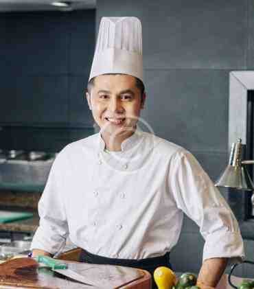 img 104 copyright 370x421